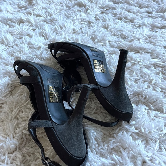 Kenneth Cole Reaction Black-Purple Satin Beaded 4" Heels (Size 6) - Picture 7 of 9